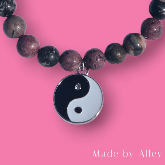 Handmade 8mm Round Pink Jasper Beaded Bracelet with a Silver Yin Yang Charm - Picture 3 of 5